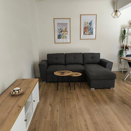 Port View, Veranda, 80 Sqm, Spacious Place For 6 Tessalónica Exterior foto