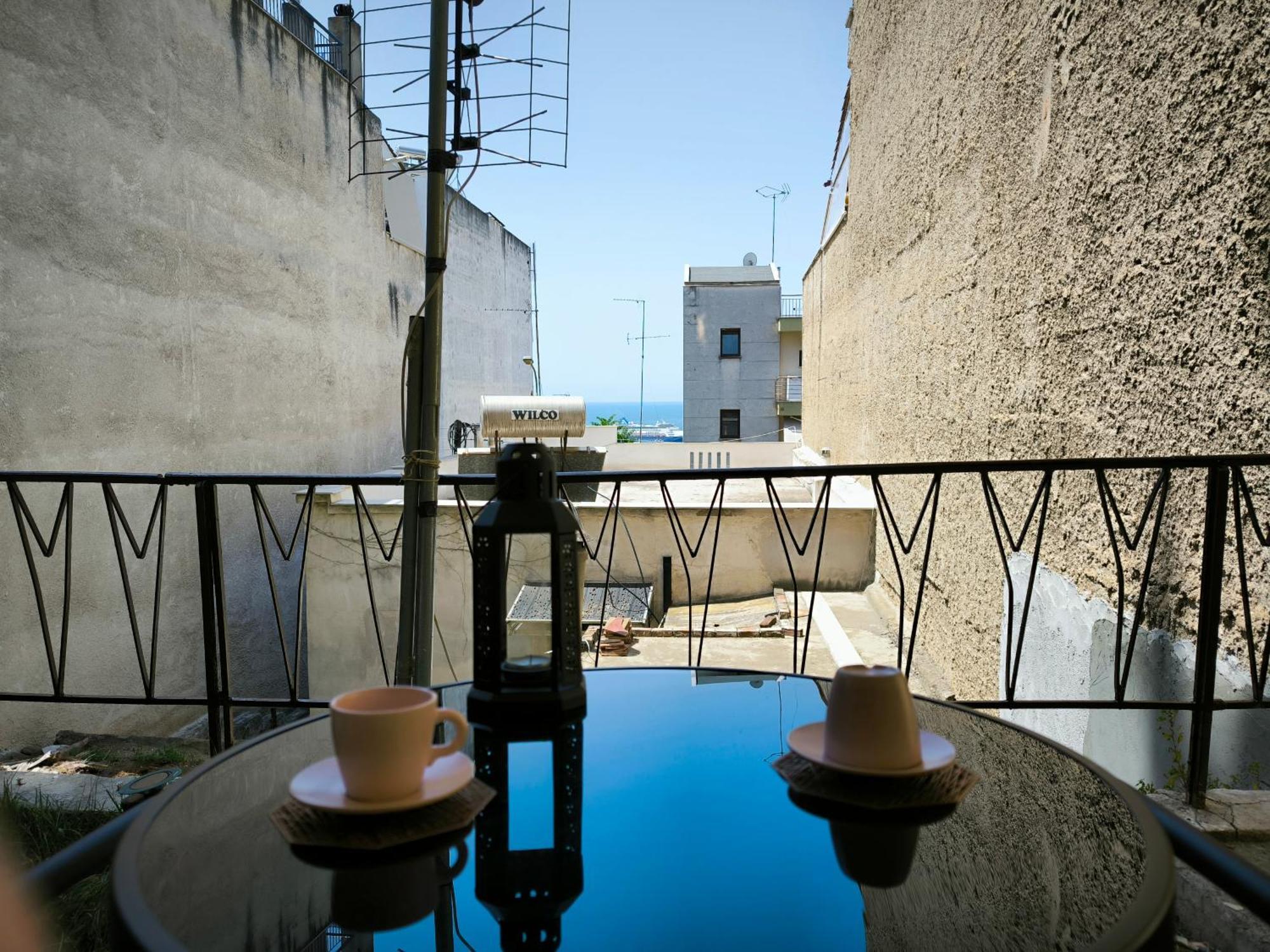 Port View, Veranda, 80 Sqm, Spacious Place For 6 Tessalónica Exterior foto